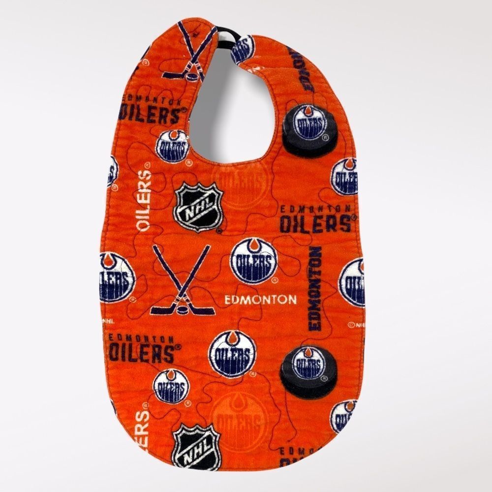 HANDMADE Oilers Baby Bib - Picture 2 of 3